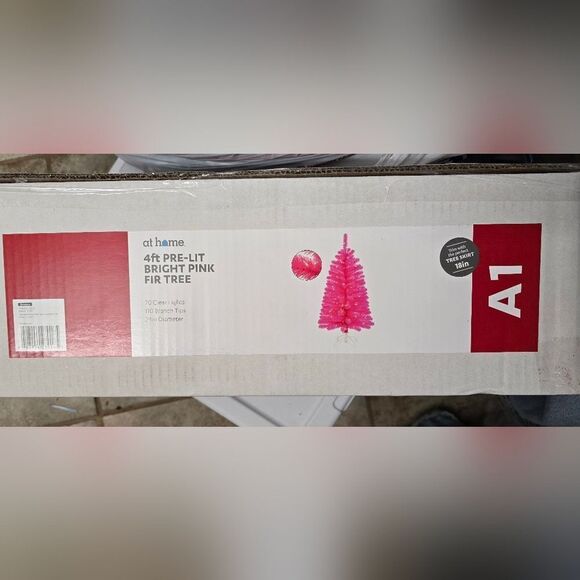 New 4 ft Pre-Lit Pink Fir Christmas Valentine's Day Tree - Picture 4 of 9